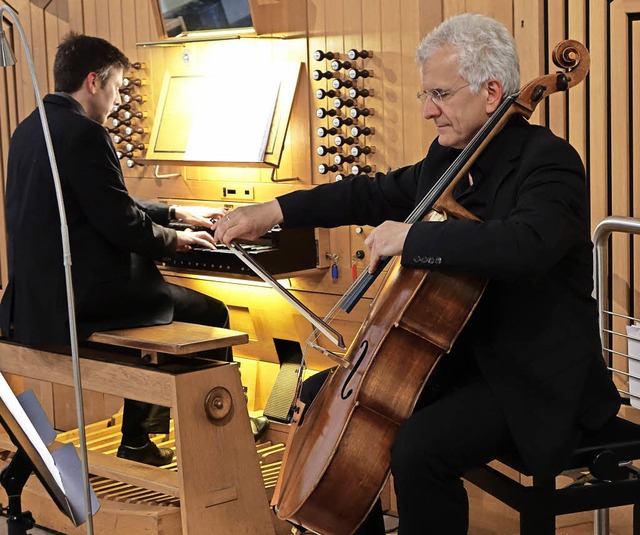 Juris Teichmanis und Christoph Bogon spielten  eindrckliche sakrale Werke.   | Foto: Roswitha Frey