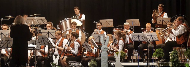 Die Musiker unter der Leitung von Chri... ein abwechslungsreichen Programm ab.   | Foto: Wolfgang Knstle