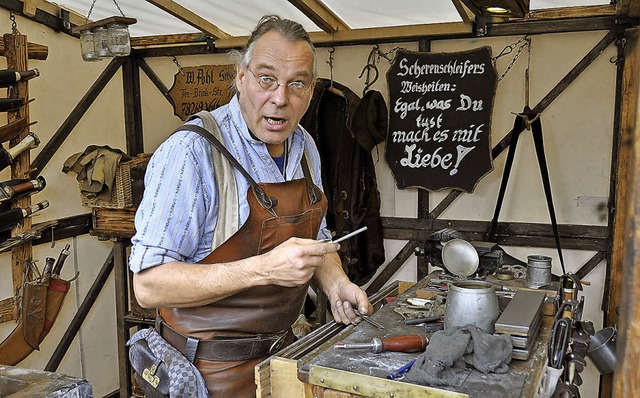 Auch das Schleifen von Scheren ist ein altes Handwerk.  | Foto: Kricheldorff
