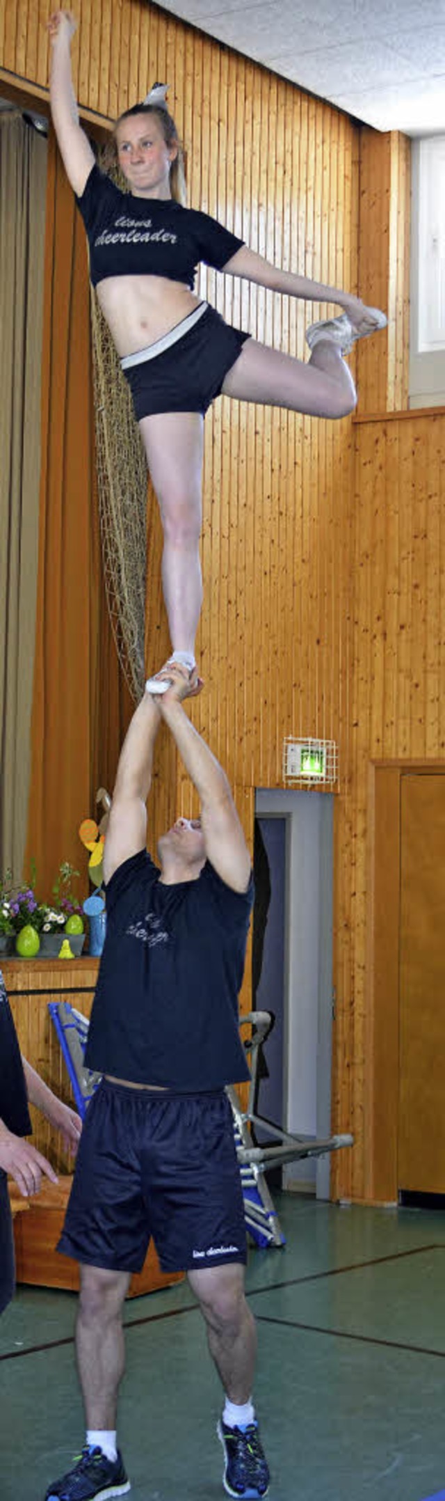 Die Cheerleader wollen hoch hinaus &#8...Deutschen Meisterschaften in Dresden.   | Foto: Berger