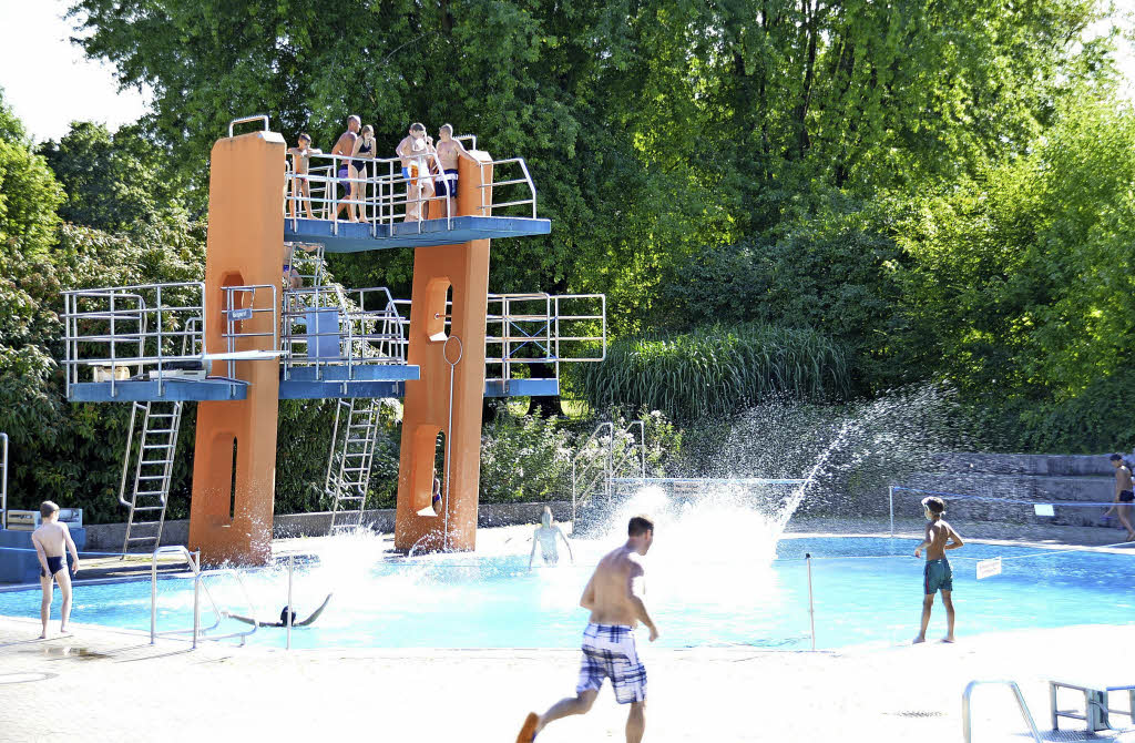 Freibad bereitet sich auf Eröffnung vor Rheinfelden Badische Zeitung