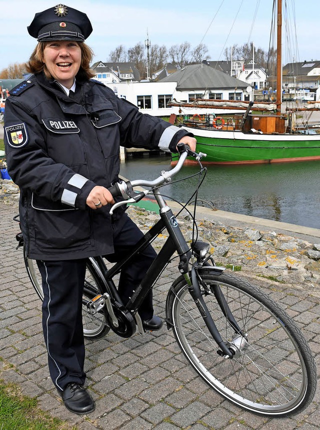 Startklar fr ihre  erste wilde Verfol... Hiddensee: Polizistin Martina Dominik  | Foto: dpa