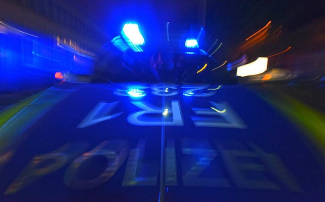 Ein Mann verursachte am Donnerstag in Lrrach zwei Polizeieinstze (Symbolbild).  | Foto: dpa