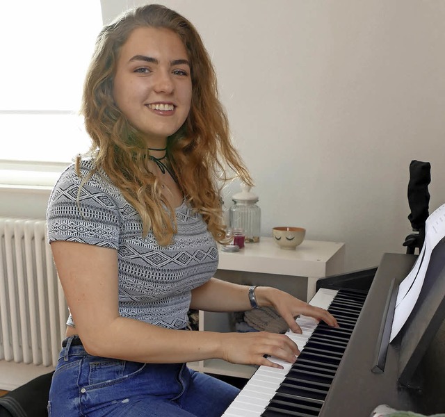 Yara Borchert  am Klavier  | Foto: Strumberger