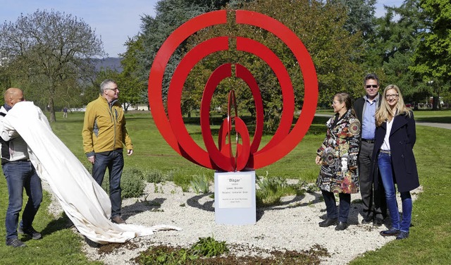 Lasse Branders Stahlobjekt von 2001 ka...na Stcker, Jrgen und Yvonne Noller.   | Foto: Ingrid Bhm-Jacob