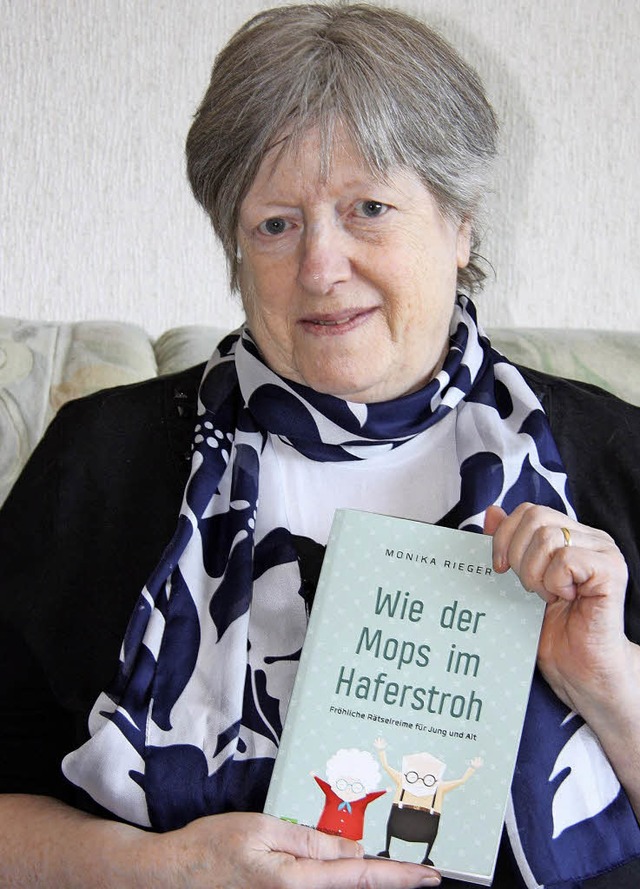 Die Wollbacher Reimrtsel-Autorin Moni...22;Wie der Mops im Haferstroh&#8220;.   | Foto: Walter bronner