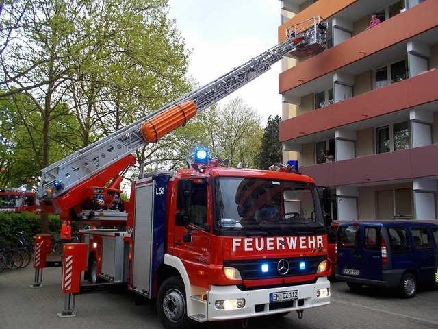 Zum Einsatz kam auch die Drehleiter.  | Foto: Feuerwehr Denzlingen