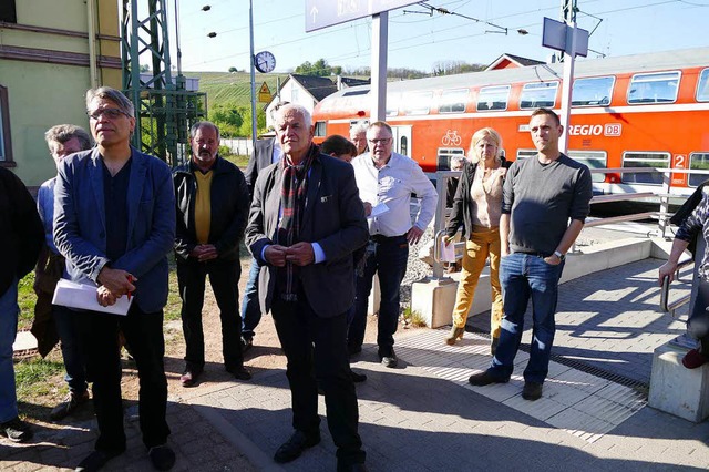 Ortstermin mit dem SPD-Landtagsabgeord...-Ortsverbands Armin Schweizer (links).  | Foto: Elena Bischoff