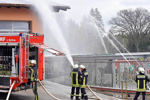 Fotos: Groraumbung der Feuerwehren in Brauerei Rothaus 2017