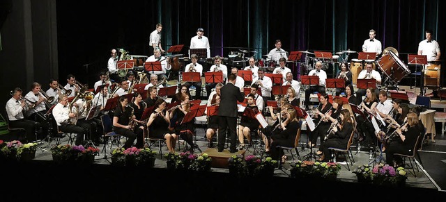 Das Dinglinger Orchester deckt in der Stadthalle eine groe Bandbreite ab.   | Foto: Wolfgang Knstle