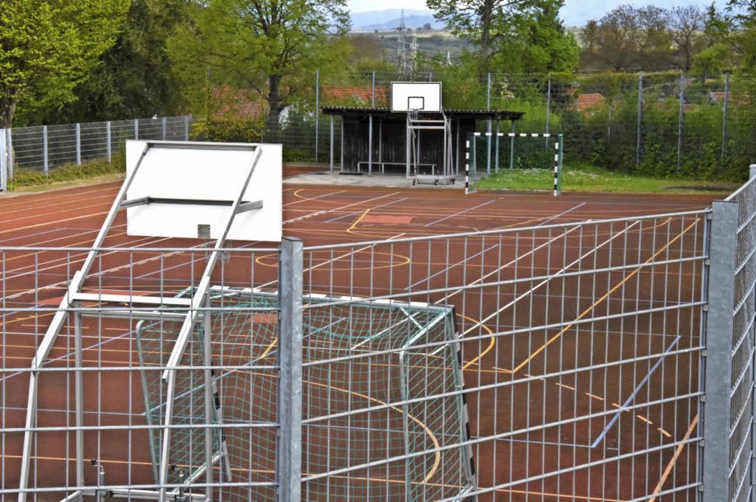 Das Kleinspielfeld der Gemeinde Eichst...er veranschlagten Kosten decken wrde.  | Foto: jonas hirt