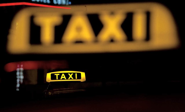 Das Fifty-Fifty-Taxi soll vor allem ei...gslcke im lndlichen Raum schlieen.   | Foto: dpa