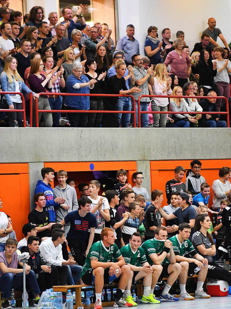 Gut und gerne 600 Zuschauer in der rappelvollen St. Georgener Roberghalle fieberten beim Spitzenspiel der Handball-Landesliga mit. Am Ende bejubelte St. Georgen die Meisterschaft, Herbolzheim war geschlagen. Zumindest fr dieses eine Spiel.