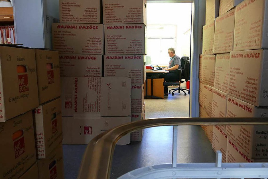 Die Umzugskartons sind gepackt. Die Fachbereiche Bürgerservice und das Bauamt der Gemeinde Kirchzarten können die neuen Räume in der Talvogtei beziehen. (Foto: Markus Donner) Die Umzugskartons sind gepackt. Die Fachbereiche Bürgerservice und das Bauamt der Gemeinde Kirchzarten können die neuen Räume in der Talvogtei beziehen. (Foto: Markus Donner)