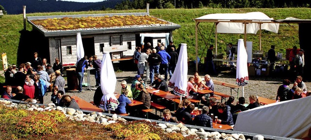 Eitel Sonnenschein herrschte  beim Haxenfest der Latschi-Clique.  | Foto: ZVG