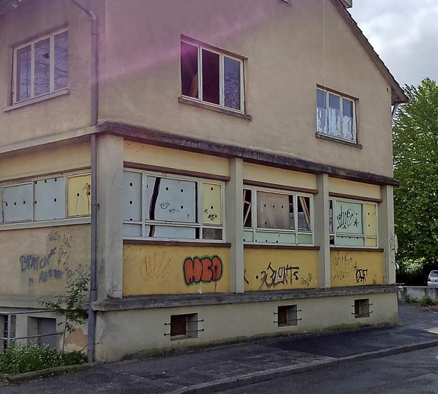 Das Gebude in der Max-Planck-Strae steht seit Jahren leer und verfllt.  | Foto: Stadt Lahr