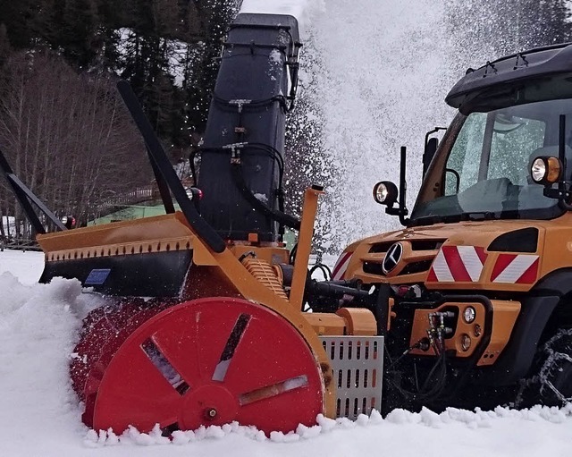 1800 Tonnen soll die neue Anbau-Schneefrsschleuder aus dem Weg rumen konnen.   | Foto: AebiSchmidt