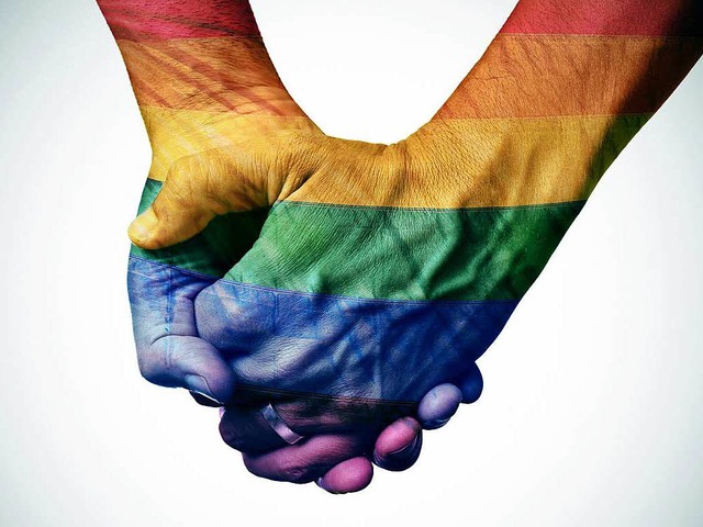 Die jungen Mnner sollen bei einer Par...in, weil sie schwul sind (Symbolbild).  | Foto:  nito - Fotolia.com