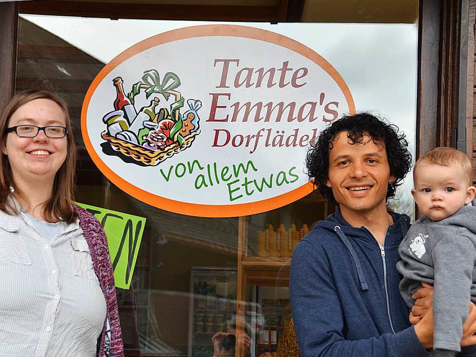 Nathalie und Victor Guilhaus (mit Toch...h den Traum vom eigenen Laden erfüllt.  | Foto: Christiane Sahli