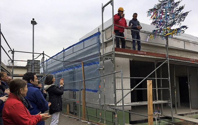 Stein auf Stein, der Anbau wird bald fertig sein&#8230;   | Foto: Cornelia Weizenecker