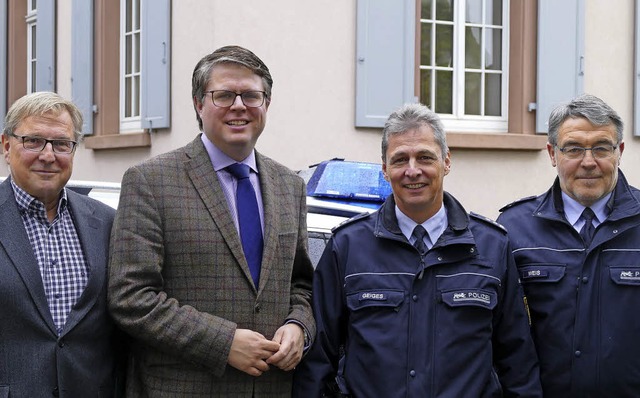 Wollen den Einbrechern Beine machen: J... Geiges und Bernhard Weis (von links)   | Foto: Verena Pichler