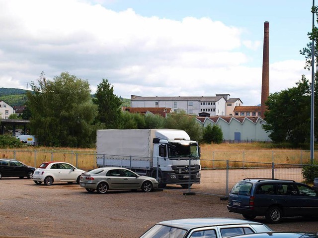 Auf einer Brache in Brombach will die ...Jugendlichen ein neues Quartier bauen.  | Foto: Paul Schleer