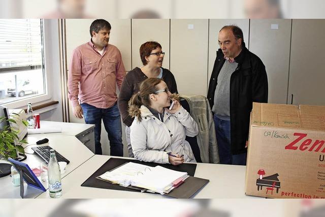 Kisten packen im Btzinger Rathaus