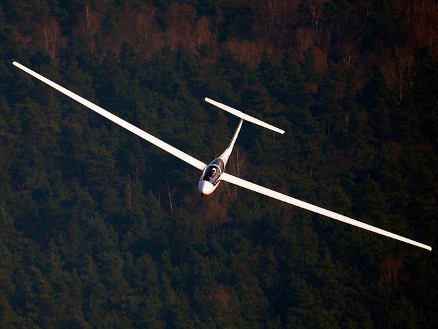 Bei Buchenbach sollen zwei Segelflugzeuge in der Luft einen Unfall gehabt haben.  | Foto: dpa