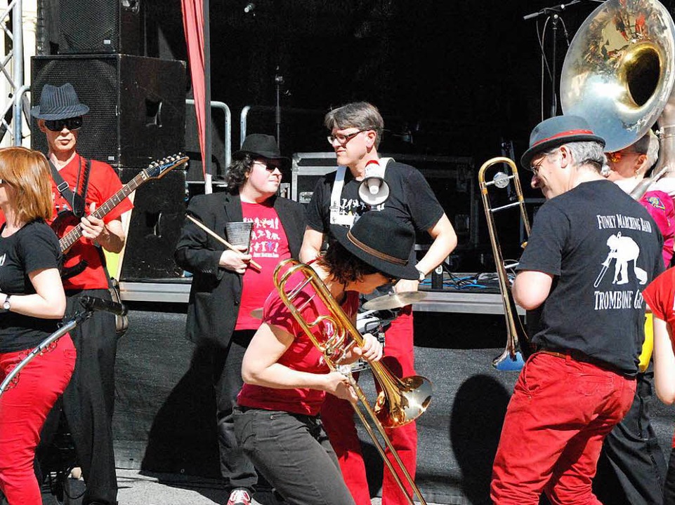 Fröhliche Stimmung mit der Funky Marching Band  | Foto: Maja Tolsdorf