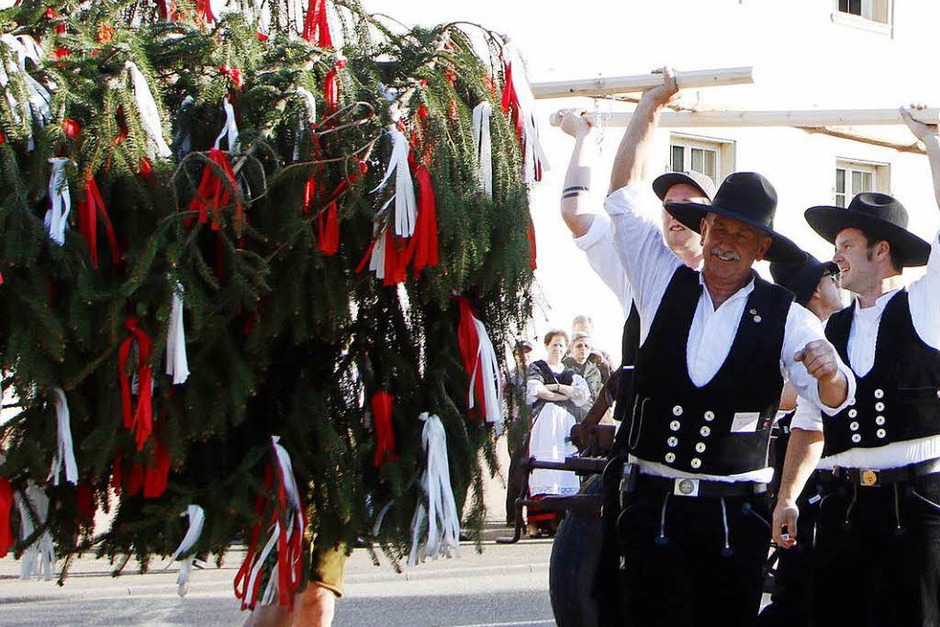 Der Maiumzug in Meißenheim (Foto: Heidi Foessel) Der Maiumzug in Meißenheim (Foto: Heidi Foessel)