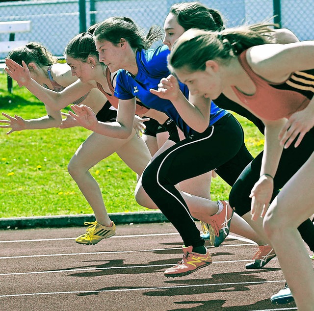 Dynamisch: Start der Mdchen W 14 ber 100 Meter.   | Foto: heiler