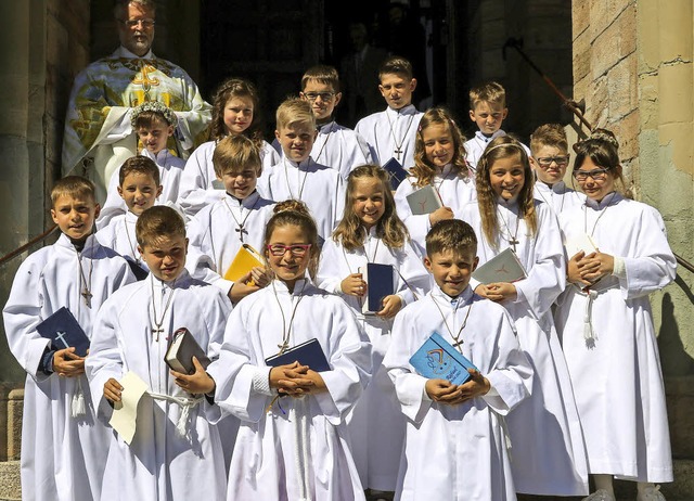 17 Kinder feierten am Sonntag in der k...dem Gottesdienst zum Platzkonzert auf.  | Foto: Martha Weishaar