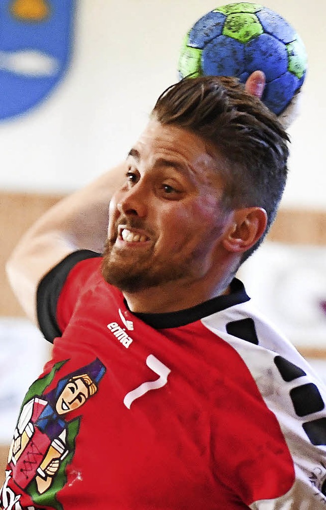 <BZ-FotoAnlauf>Landesliga:</BZ-FotoAnl...gt seine Handballschuhe an den Nagel.   | Foto: Keller