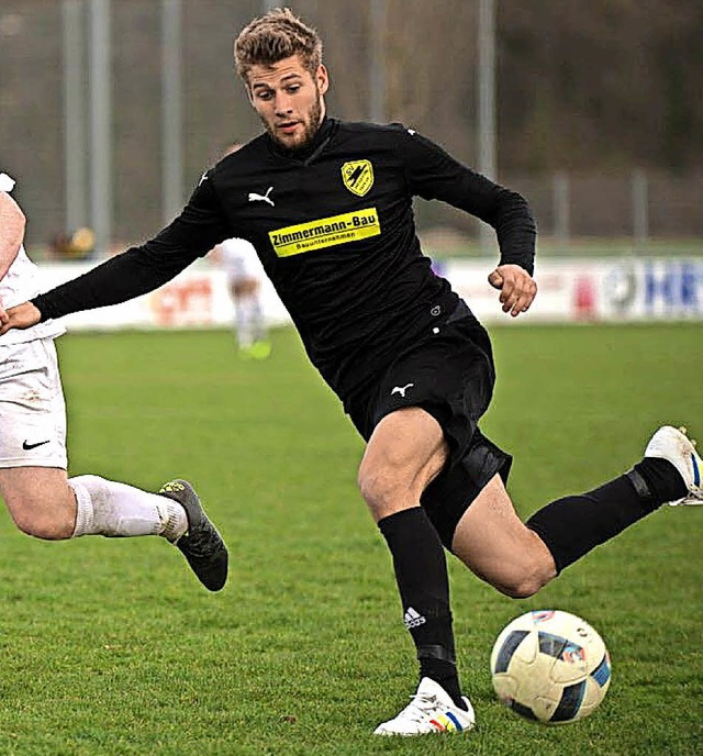 <BZ-FotoAnlauf>Kreisliga A:</BZ-FotoAn...rger ist treffsicher  fr  Weilertal    | Foto: Schchtele