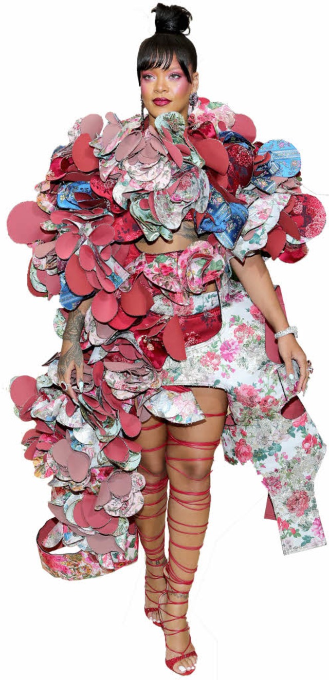 Blickfang des Abends: Sngerin Rihanna in einem Kleid vonRei Kawakubo  | Foto: Neilson Barnard