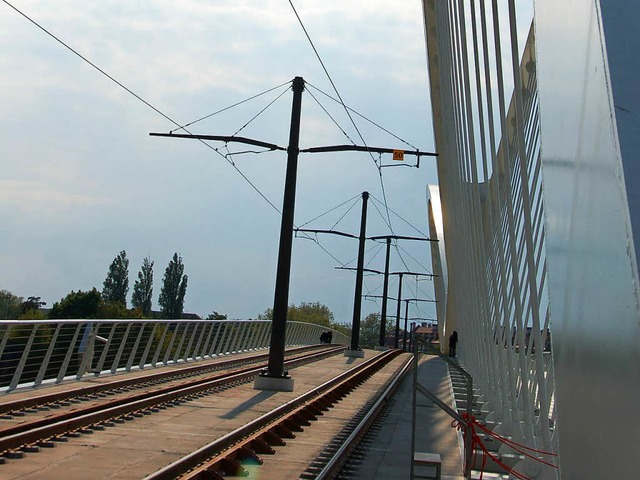 Die neue Tramstrecke ber den Rhein   | Foto: Rderer