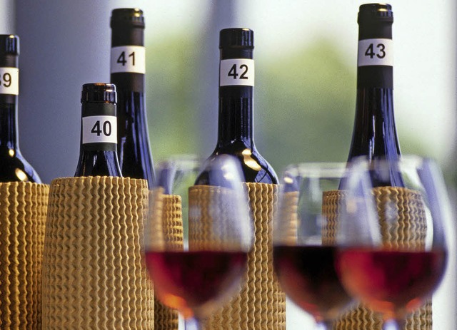 Welcher mundet am besten? Bei der Wein...nen die Besucher ausgiebig probieren.   | Foto: DW
