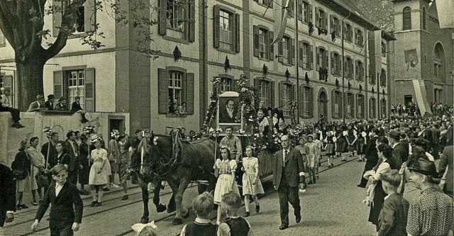 Das groe Hebelfest 1947 mit dem  Fest...s der Sammlung des Dreilndermuseums.   | Foto: Hanns Tschira