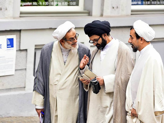 Hohe Geistliche aus der iranischen Par...dt Isfahan sind zu Besuch in Freiburg.  | Foto: Thomas Kunz