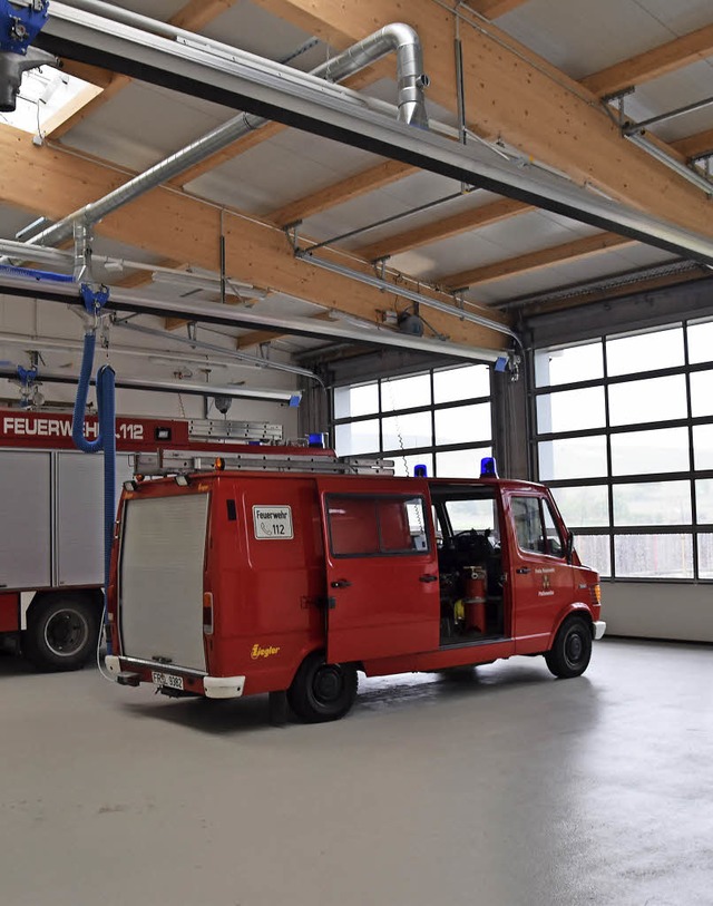 Die neue Fahrzeughalle in Pfaffenweilers Feuerwehrhaus  | Foto: Lisa Blitz