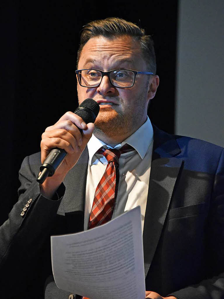 Holger Knferl, stellvertretender Chefredakteur der BZ, hat zahlreiche Fragen an das Bewerber-Trio.