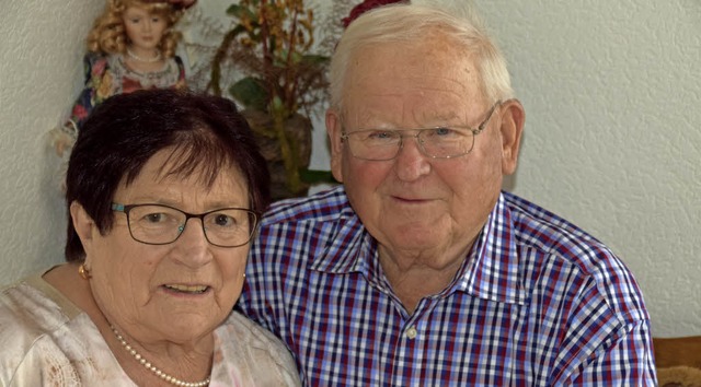 Rosa und Kurt Moldenhauer sind seit 60 Jahren verheiratet.  | Foto: Voigt