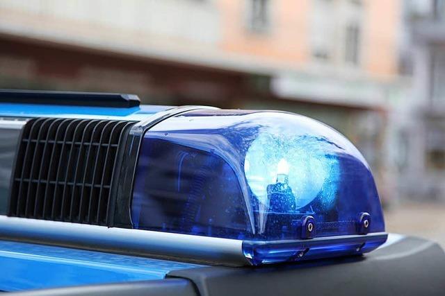 Polizei entdeckt bei 21-Jährigen drei Smartphones, ein Handy und 3900 Euro