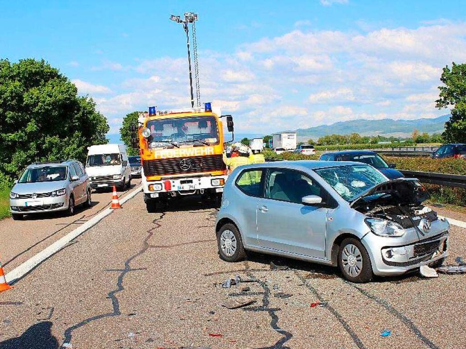 33 Bad Krozinger Wehrmnner  der Kerns...Hausen an der Mhlin waren im Einsatz.  | Foto: Feuerwehr Bad Krozingen