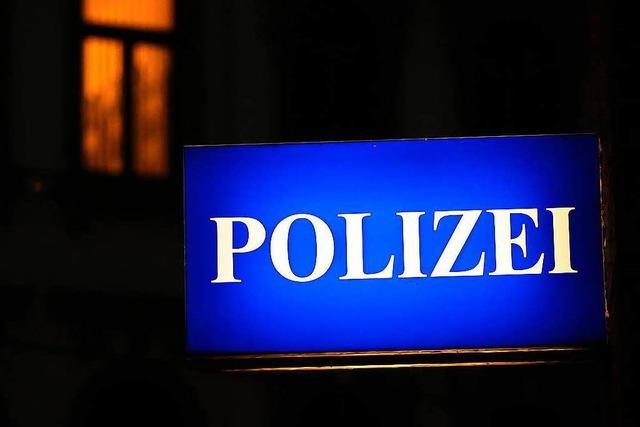 Zwei Maskierte berfallen Tankstelle in Freiburg-Hochdorf