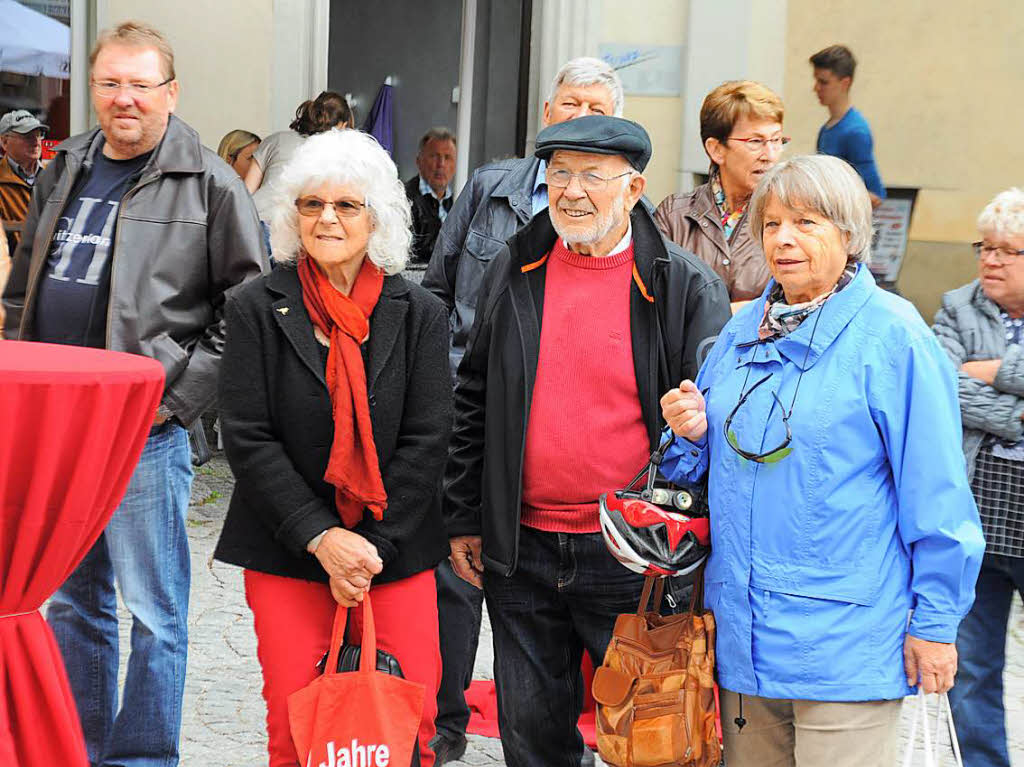 Die erste Deutsche Meisterschaft im Spargelschnellschlen auf dem Schopfheimer Marktplatz.