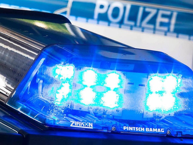 Die Polizei hat den Tunnel gesperrt.  | Foto: dpa