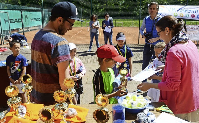 Sasbach. Turnierleiterin Melanie Krme...leinfeld U8 Spielerinnen- und Spieler.  | Foto: Roland Vitt