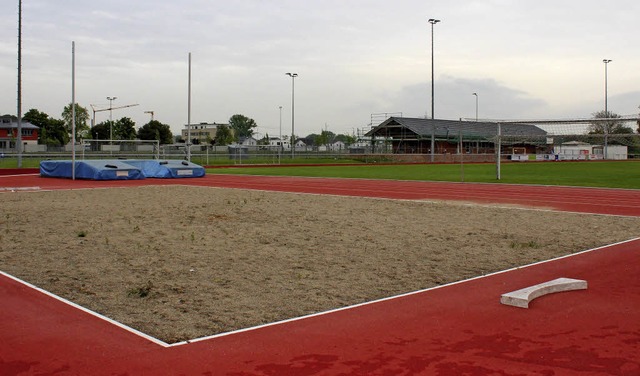 Dem Wunsch der Volleyballgemeinschaft ... man das im Bau befindliche Sportheim.  | Foto: CREMER