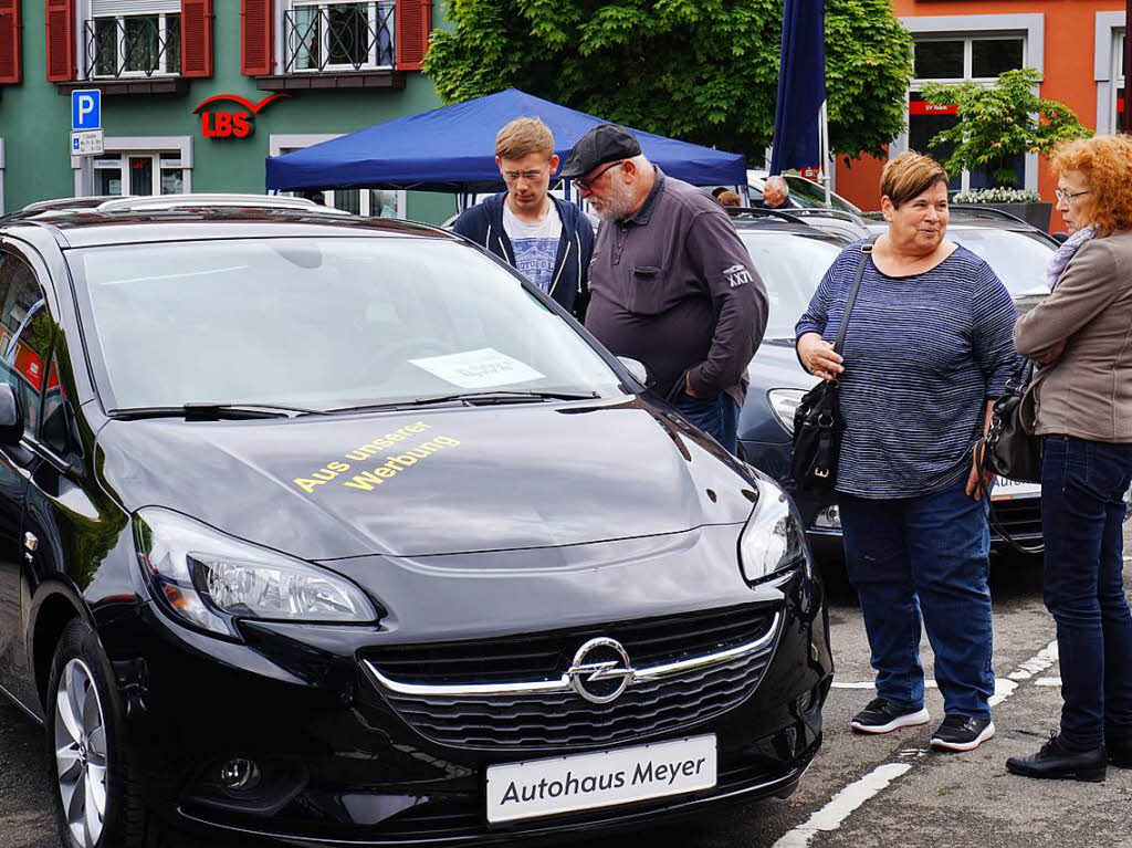 Impressionen von der Autoschau und dem verkaufsoffenen Sonntag in Breisach